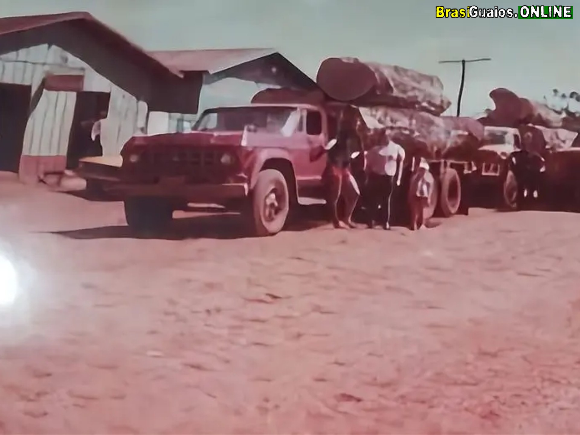 MEMÓRIAS E DESAFIOS DA EXPLORAÇÃO MADEIREIRA: A HISTÓRIA DOS BRASIGUAIOS NA GLEBA 8, PARAGUAI